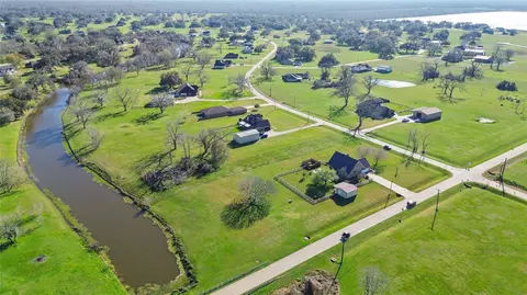 819 Mill Rd, Angleton, TX 77515 photo 9