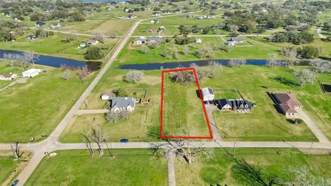 819 Mill Rd, Angleton, TX 77515 photo 3