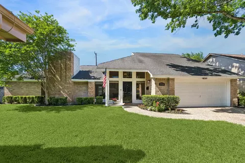 7738 Betty Jane Ln, Houston, TX 77055