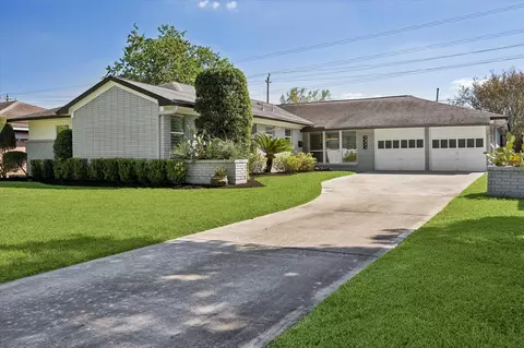 4843 Knickerbocker St, Houston, TX 77035