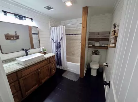 Bath - 333 Edgewood, Onalaska, TX 77360 photo 3 of 4