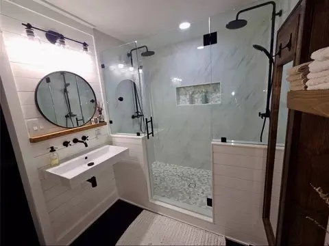 Bath - 333 Edgewood, Onalaska, TX 77360 photo 1 of 4