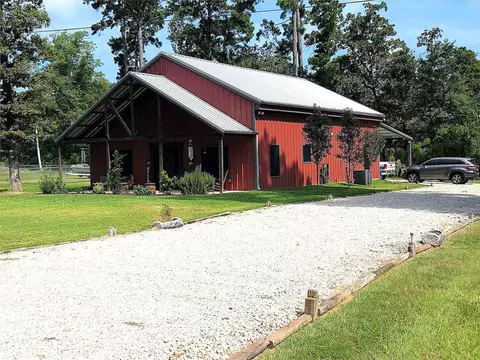 Exterior - 333 Edgewood, Onalaska, TX 77360 photo 3 of 7