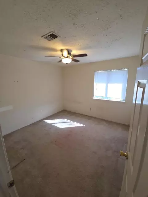 Bedroom - 3402 Acorn Way Ln, Spring, TX 77389 photo 2 of 7