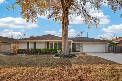4862 Creekbend Dr, Houston, TX 77035
