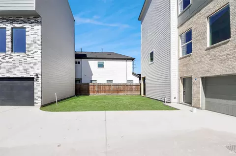 5510 Hardy St, Houston, TX 77009