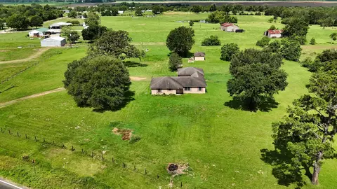 7782 Farm To Market 2, Navasota, TX 77868