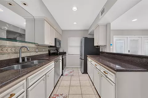 2133 Winrock Blvd #34, Houston, TX 77057
