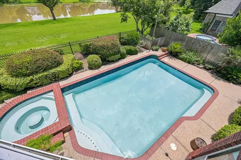 3410 Crystal Creek Ct, Sugar Land, TX 77478