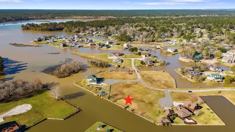 5 Island Pt, Huntsville, TX 77340