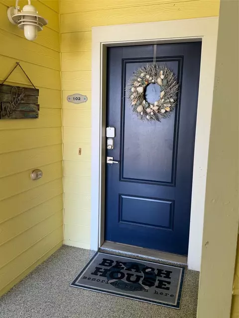 26350 Cat Tail Dr #102, Galveston, TX 77554