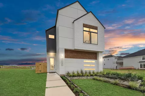 9121 La Pau Ln, Houston, TX 77051