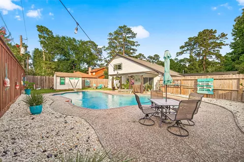 5814 Theall Rd, Houston, TX 77066