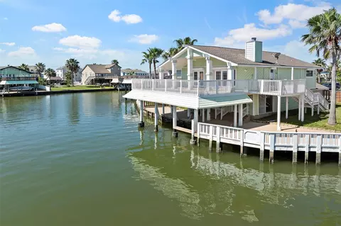 1303 Coral Way, Tiki Island, TX 77554