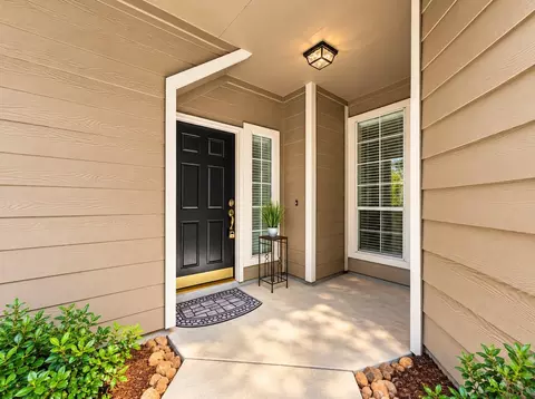 Exterior - 38 Scotch Pine Ct, Spring, TX 77382 photo 3 of 10
