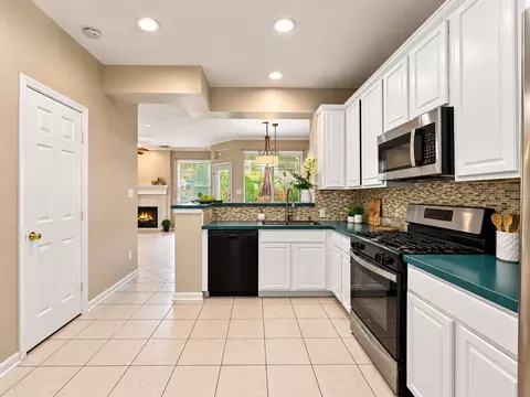 Kitchen - 38 Scotch Pine Ct, Spring, TX 77382 photo 3 of 4