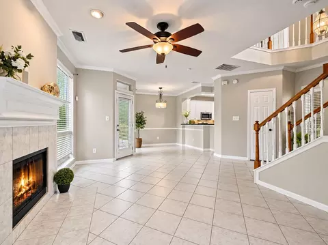 Living - 38 Scotch Pine Ct, Spring, TX 77382 photo 4 of 4