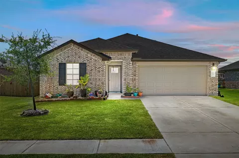 329 Kickapoo Dr, Anahuac, TX 77514 photo 1