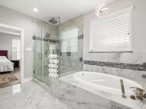 Bath - 6207 Graff Net Ct, Spring, TX 77379 photo 3 of 7