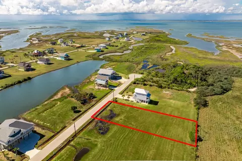 18015 Shaman Dr, Galveston, TX 77554