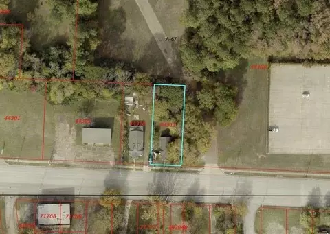 1025 E Young St, Longview, TX 75602