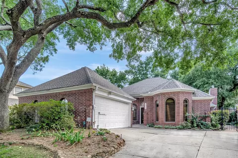 2034 Park Grand Rd, Houston, TX 77062
