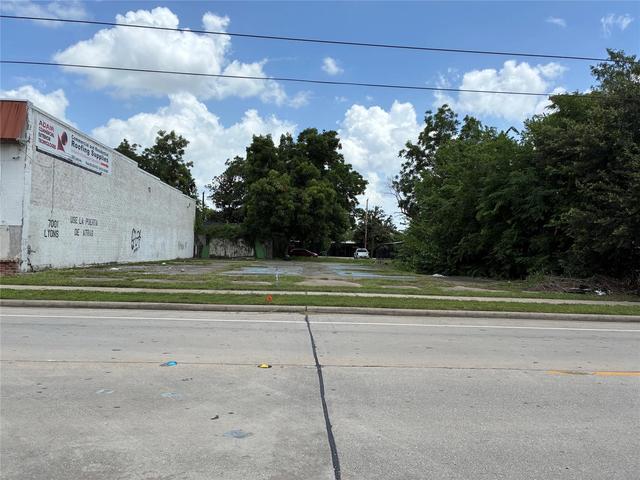 7003 Lyons Ave, Houston, TX 77020