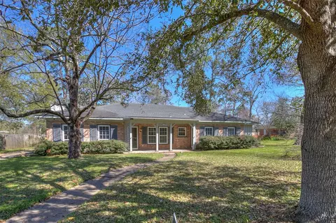 106 Conroe Dr, Conroe, TX 77301 photo 1