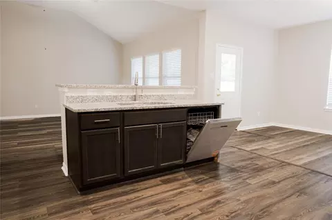 Kitchen - 17624 Cedar Crest Dr, Conroe, TX 77306 photo 3 of 6