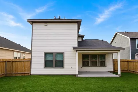 Exterior - 17624 Cedar Crest Dr, Conroe, TX 77306 photo 3 of 4