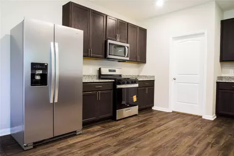 Kitchen - 17624 Cedar Crest Dr, Conroe, TX 77306 photo 6 of 6