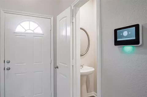 Entry Way - 17624 Cedar Crest Dr, Conroe, TX 77306 photo 5 of 6