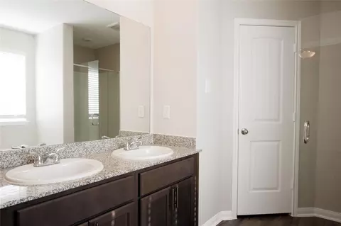 Bath - 17624 Cedar Crest Dr, Conroe, TX 77306 photo 2 of 3