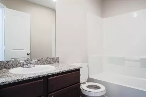 Bath - 17624 Cedar Crest Dr, Conroe, TX 77306 photo 1 of 3