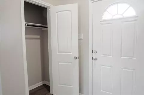 Entry Way - 17624 Cedar Crest Dr, Conroe, TX 77306 photo 6 of 6
