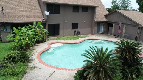 5101 Arrowhead Dr, Baytown, TX 77521