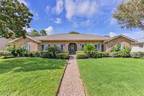 7 Park Ln, Galveston, TX 77551