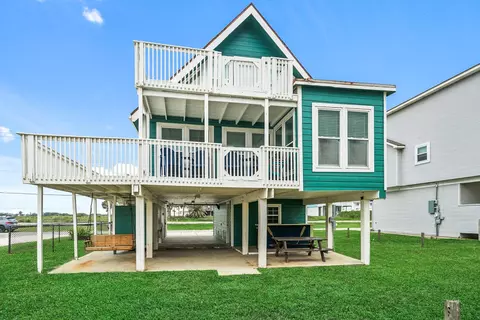 21319 Gulf Dr, Galveston, TX 77554