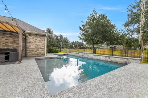 Exterior - 30214 Vinebriar Dr, Spring, TX 77386 photo 6 of 8