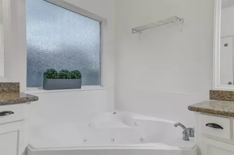 Bath - 30214 Vinebriar Dr, Spring, TX 77386 photo 4 of 5
