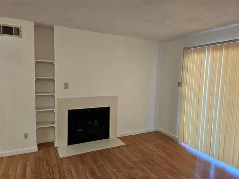 2750 Holly Hall St #712, Houston, TX 77054