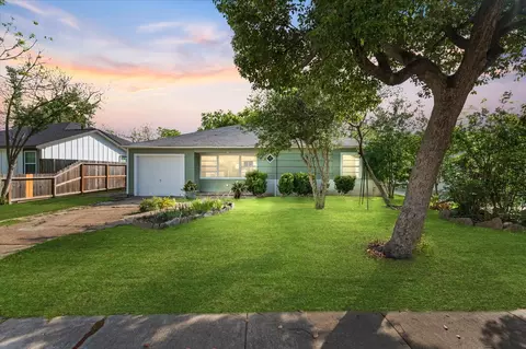 2007 Vince St, Pasadena, TX 77502