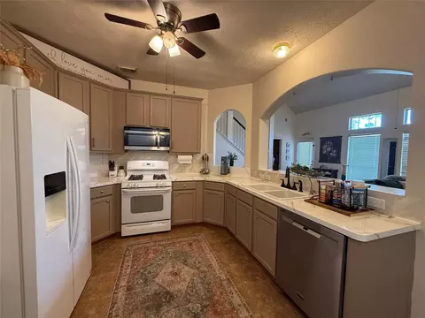 Kitchen - 2216 Highpoint Mdw, Conroe, TX 77304 photo 1 of 2