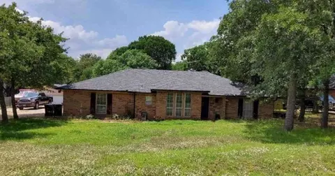 517 Shady Oaks Trl, Burleson, TX 76028