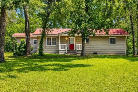 1393 County Road 2103, Weimar, TX 78962