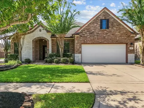 606 W W Frk, Webster, TX 77598