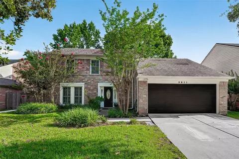 3811 Flintrock Ln, Sugar Land, TX 77479
