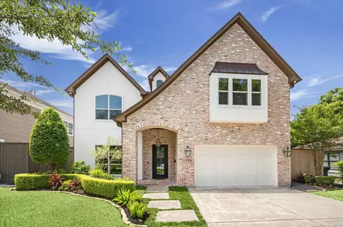 1901 Woodcrest Dr, Houston, TX 77018