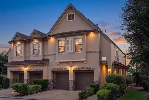 2919 Royal Oaks Crst, Houston, TX 77082