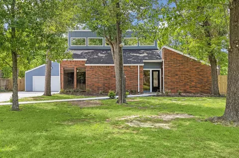 1906 River Falls Dr, Kingwood, TX 77339